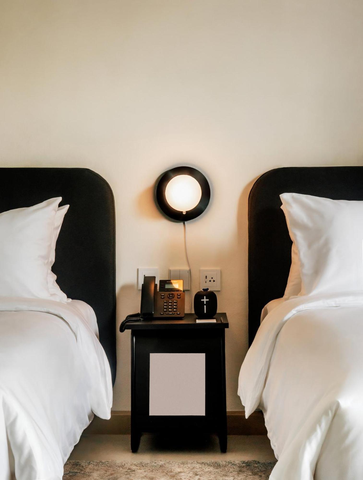 The Standardx, Bangkok Phra Arthit Hotel Luaran gambar